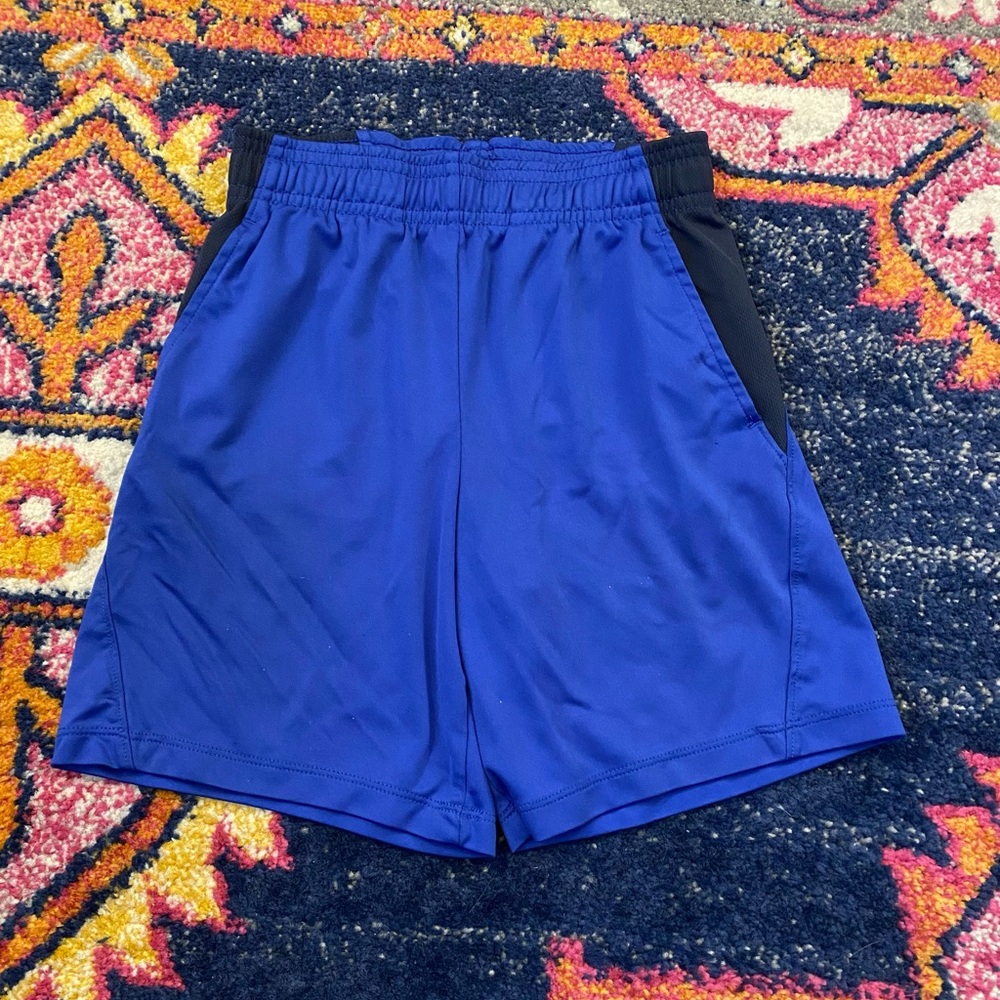LOT GUC Boys S-M shorts - Picture 4 of 12